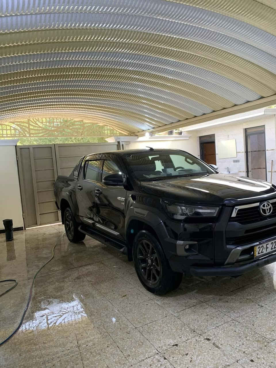 سلام عليكم عندي سياره للبيع بيكم هايلوكس موديل 2023 رقم اربيل كير وتماتيك مكفول كفال عام ماشيه 40 ألف عنوان بغدادالرقم  ولشراي يتصل على ***********
