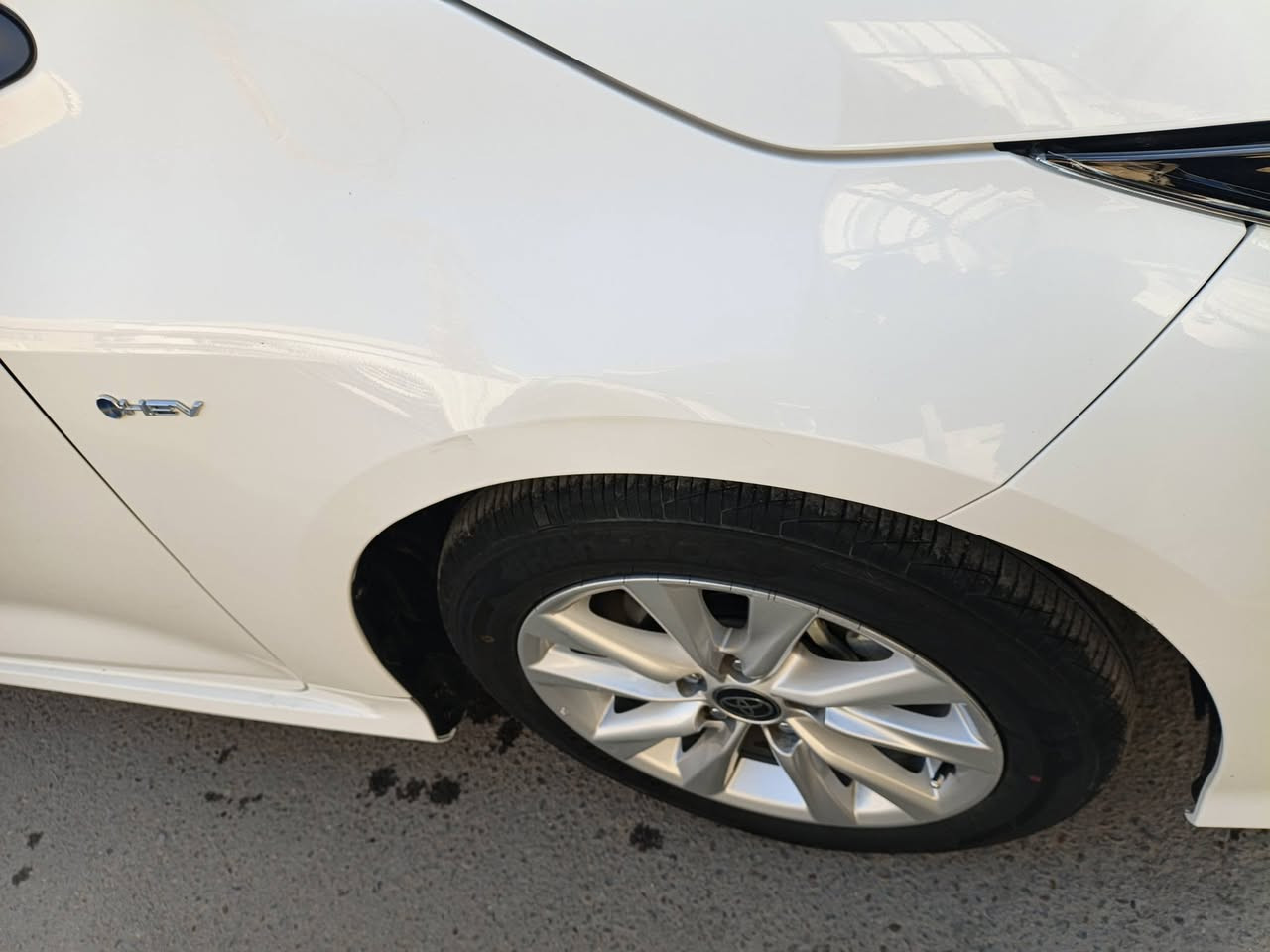 كورلا هايبرد موديل 2025 مبدل بيه قبق صندوق دعاميه خلفيه وبيه رصعات 2 صغيره بجاملغ الايمن فقط بدون يرباك بسمي ثاني يوم تحويل سعر 22 مليون
الاستفسار 
***********
