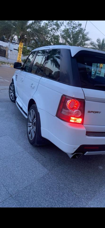 السلام عليكم للبيع او مراوس رانج روفر 2011 بدون سوبر يعني HS وارد أمريكي بدون حادث بدون صبغ كير مكينه خير من الله فول مواصفات سلايد روف حساس امامي خلفي كأمره 5 بصمات كشنات تدفئه تبريد كراسي كهرباء خزن ميموري تحكم ستيرن تدفئه بل ستيرن كهرباء داخل لونين بعد بيهه هواي مواصفات سياره مصروف عليه جاهزه من كولشي السعر 150$ للاستفسار ***********
