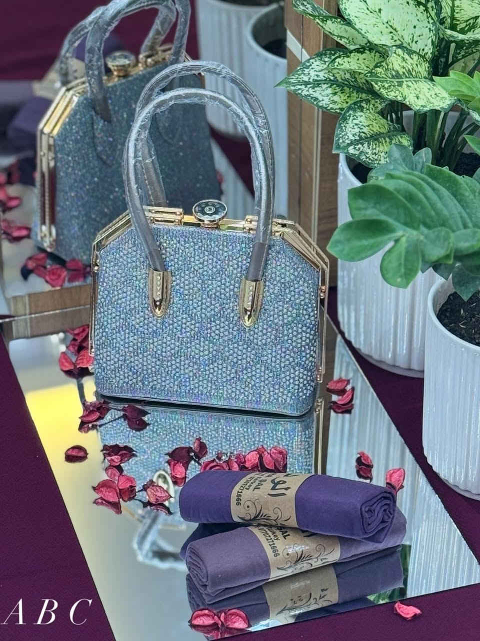 حقائب نسائية 
من A B C مكتبة و أكثر 
العنوان بعقوبة بهرز مقابل مركز شرطة بهرز 
يوجد توصيل 🚚 
***********  واتساب
