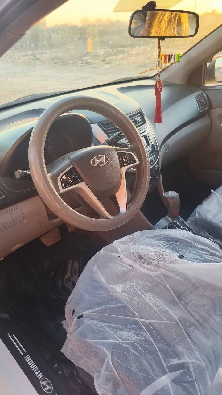 سلام عليكم اكسنت للبيع
موديل ٢٠١٤خليجي 
مكينه ١٦٠٠ لمرقوب سيارة بأسمي
رقم واسط مكاني كوت 
بيهة بس شبر فوك قبق البانزين
تبريد تدفئةشقال 
تخم تاير وباتري ستوني شادهن ودوشمه كشنات
سيارة نضيفه كلش سعر١٠٥وبيهة مجال بسيط
***********
