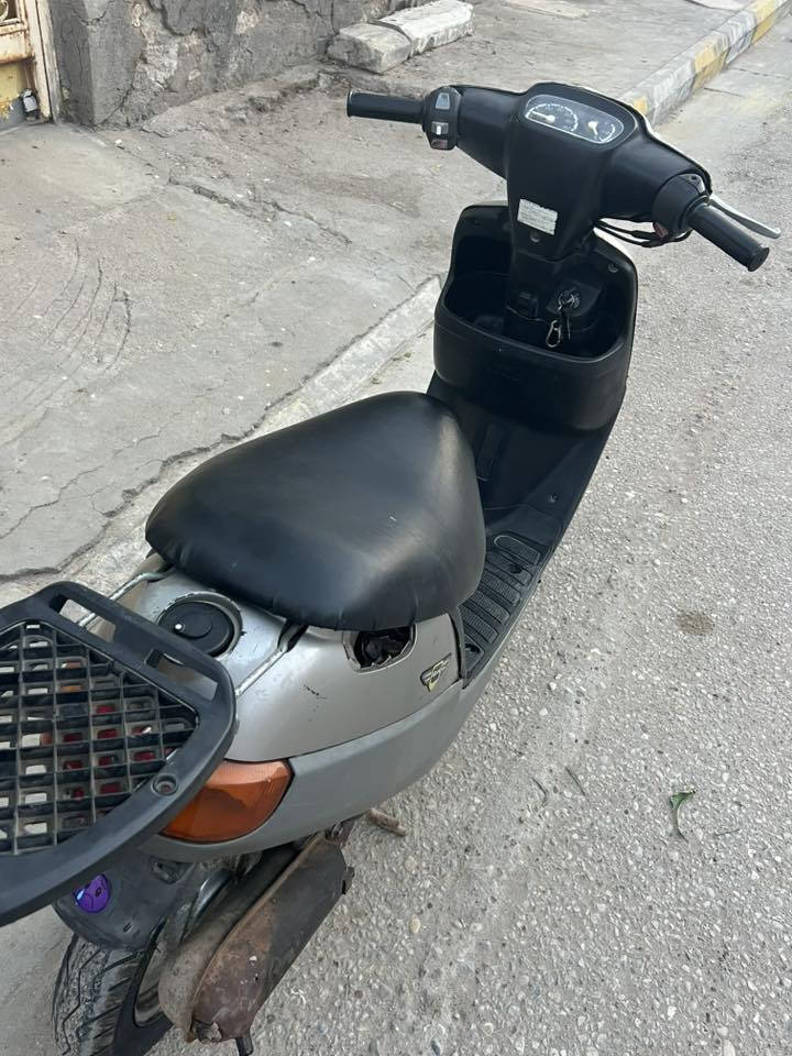 بتره للبيع ما مفتوحه شغاله سلف هندر كهربائيات كلها شغاله لايت اشاير عداد بانزين سرعه مكان ناصريه مركز 
***********
