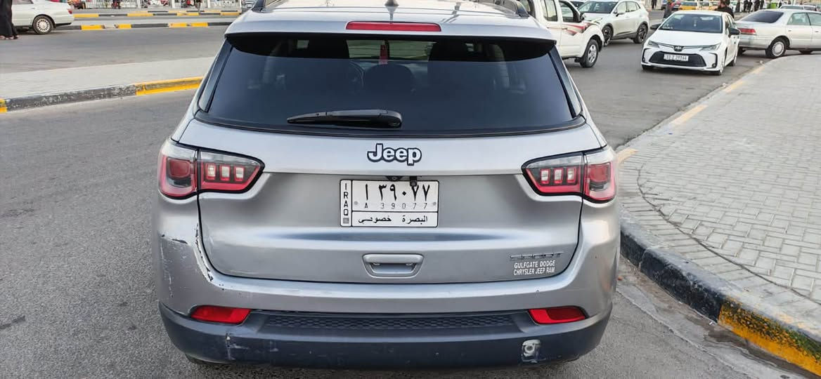 جيب كومباس 2018
فئة سبورت
رقم بصرة   

محرك 2400 

 تحكم استيرن جهتين

دواخل جلد 

ويل كب

ماشيه  ١٤٤ الف 

لون سلفر 

شاشه لمس 

تو ويل

اوتو ستوب 

سايد بريك كهرباء 

كامره دواره

السعر 100 وبيه  مجال بسيط 
كلين حدثها غرق 
بيها رصعات بسيطة
مكلف بلنشر والله خابر راعيه وتدلل
***********
