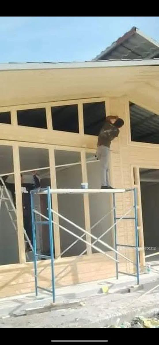 مستعدون لعمل كافة أنواع الأبواب والشبابيك وغرف النوم والمحجرات ذات جوده عاليه وباسعار تنافسية للاستفسار 
*********** 
***********
