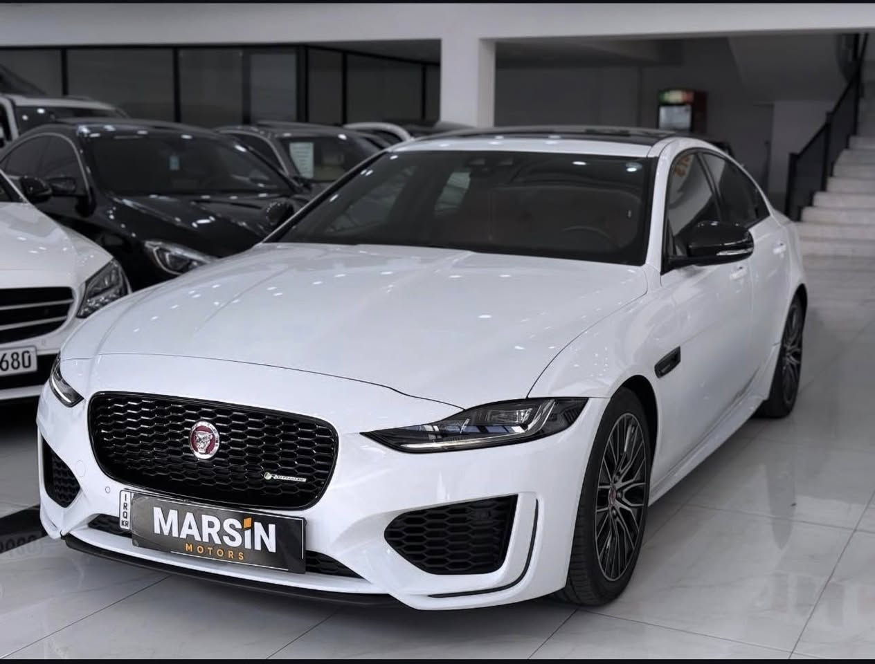 نوع السيارة: جاكوار XE p250 Rdynaminc
موديل السيارة: ٢٠٢٠
المحرك: ٤ سلندر و توربو
الضرر: كلين تايتل صفر شركة سردار وكالة
عداد: ٤٩ الف فقط
المواصفات: اعلى مواصفات
داخل احمر
موقع السيارة : دهوك
السيارة احلى بهواية من الصور و ما بيها اي نقص
السعر: ٢٤ الف دولار و مجال 
☎️: 0750 4237696 WhatsApp
