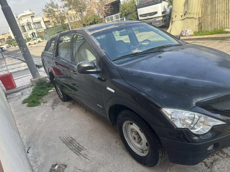 سلام عليكم
سان يونك 2011 بكم بانزين 
تخم تايرات جدد  
محرك بشرط  
تدفئا  تبريد شرط 
كهربائيات كلها شغاله 
بيها بارد او تكحيل 
رقم اربيل عليها غرامات ينزل من سعر
مكان اربيل 
نقصه بس دريم شفت
 69 بيها مجال 
***********
