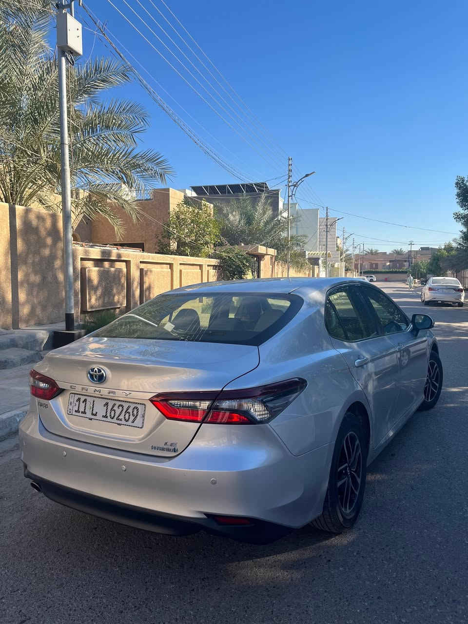 السلام عليكم 
للبيع كامري 2023 خليجي هايبرد رقم بغداد الجديد تحويل بنفس اليوم وكالة عبد اللطيف مكفوله كفاله عامه من المحرك والكير والصبغ والبارد حتى الشخط مكفول مكانه الانبار فلوجه للاستفسار *********** 
مواصفات 
بصمه تشغيل بصمه ابواب تحكمات ستيرن فول شاشه كبيره 
كامره دواره ثلاث انظمة قياده هند ابريك اوتو حساسات امامي خلفي ويل تبريد قطعتين
