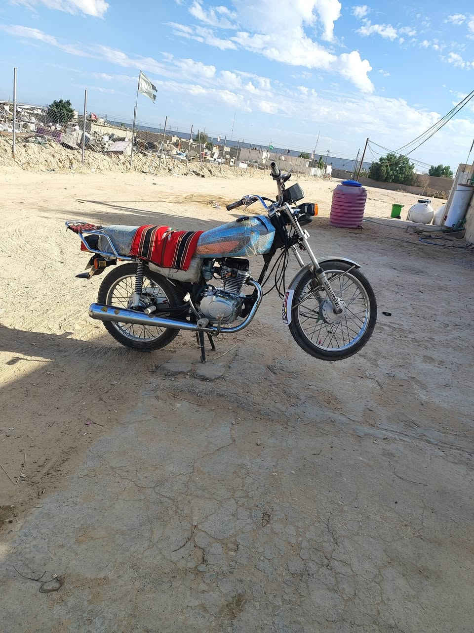 السلام عليكم دراجه للبيع نظيفه كلش مكاني كربلاء رقم الهاتف ***********
