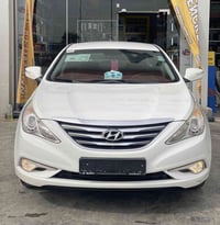 ادوات ادوات  سوناتا موديل 2014 غاز مكينة 2000 اللون ابيض دخول جديد كصة...