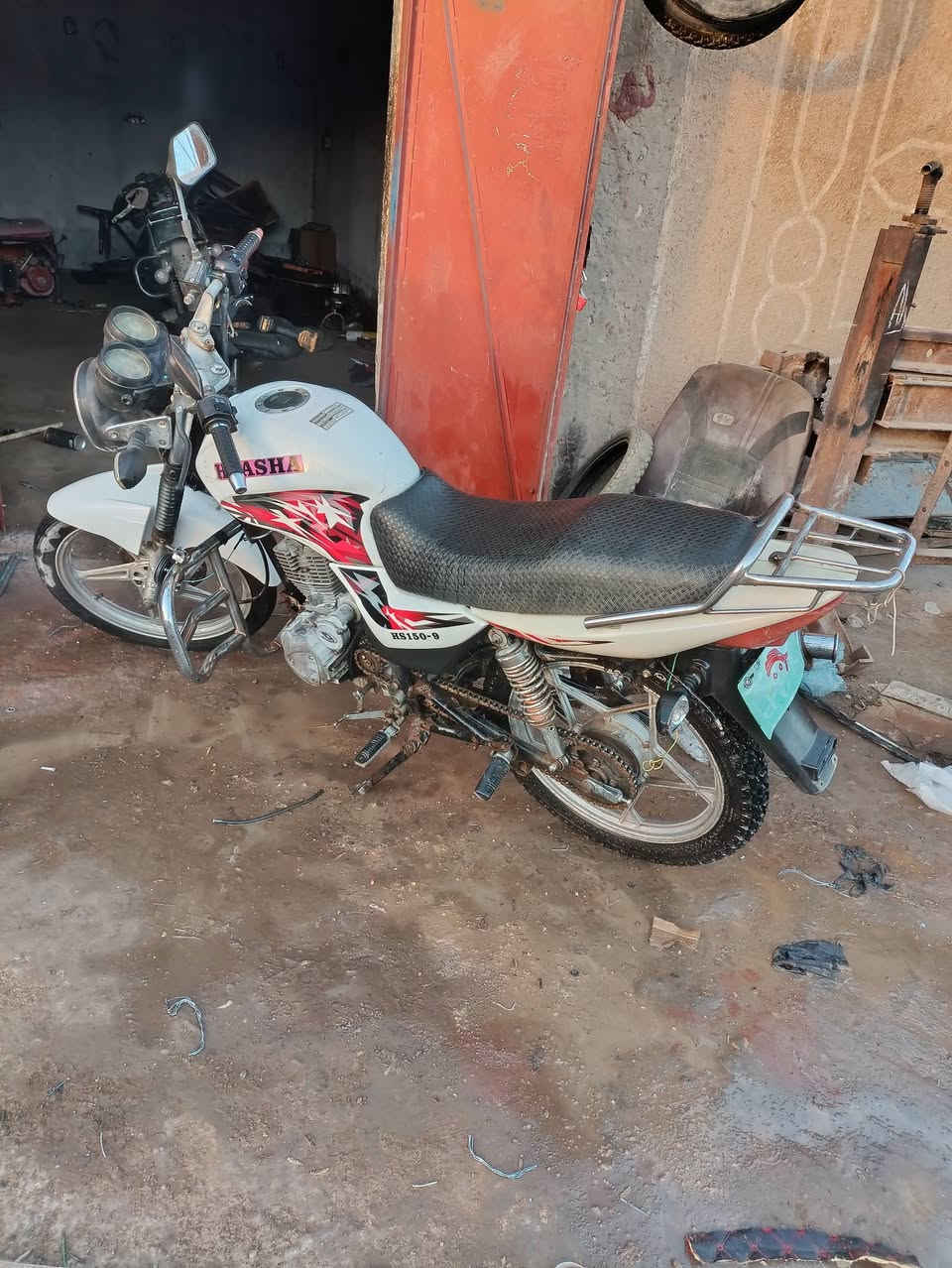 هايوشه موديل 14
للبيع السعر 350 وبي مجال
*********** قريه البيضه
