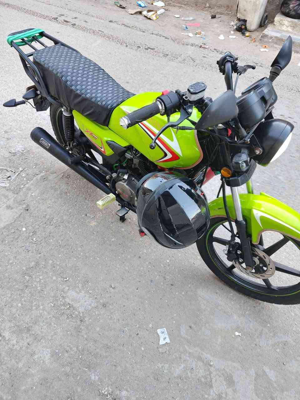🔥 للبيع دراجة نارية SHINING 150cc 🔥
📌 النوع: SHINING
📌 السعة: 150 سي سي
📌 الحالة: ممتازة ونظيفة
📌 المواصفات:
محرك قوي واقتصادي
تشغيل سلف وركلة
ديسك أمامي
إضاءة قوية
مريحة للمشوار اليومي والعمل
ثبات وسواقة ناعمة
جاهزة للاستخدام بدون أي صرف
🧾 السنوية: كاملة
🔁 التحويل: تحويل رسمي عند الشراء
💰 السعر: مليونين و 400 ألف (2,400,000)
📍 الموقع: البصرة – المعقل – دور الهندية
📞 رقم الهاتف: ***********
📲 الاتصال أو واتساب، للجادين فقط.
