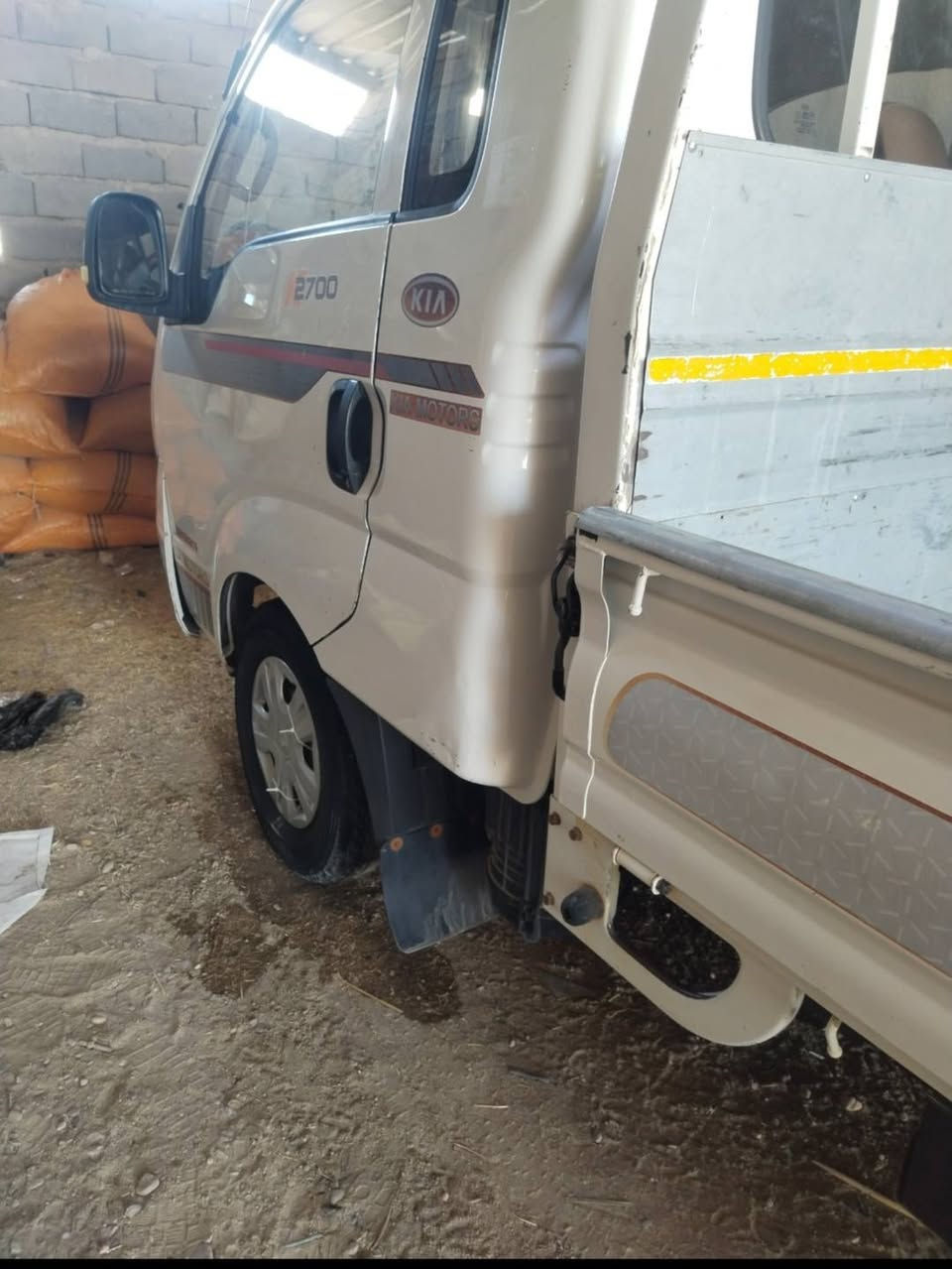 سلام عليكم سياره كيا حمل 2020 رقم بصره سنويه ل 2027 شرط تحويل ثاني يوم
مكفوله من ضربه والعيب الشرعي مكينه شرط لا تبخير ولا تنقيص طخم تايرات جديد كهربائيات كله شغاله سياره حلو مال جناي
المكان البصره الزبير السعر 115 وبيها مجال
الهاتف ***********
