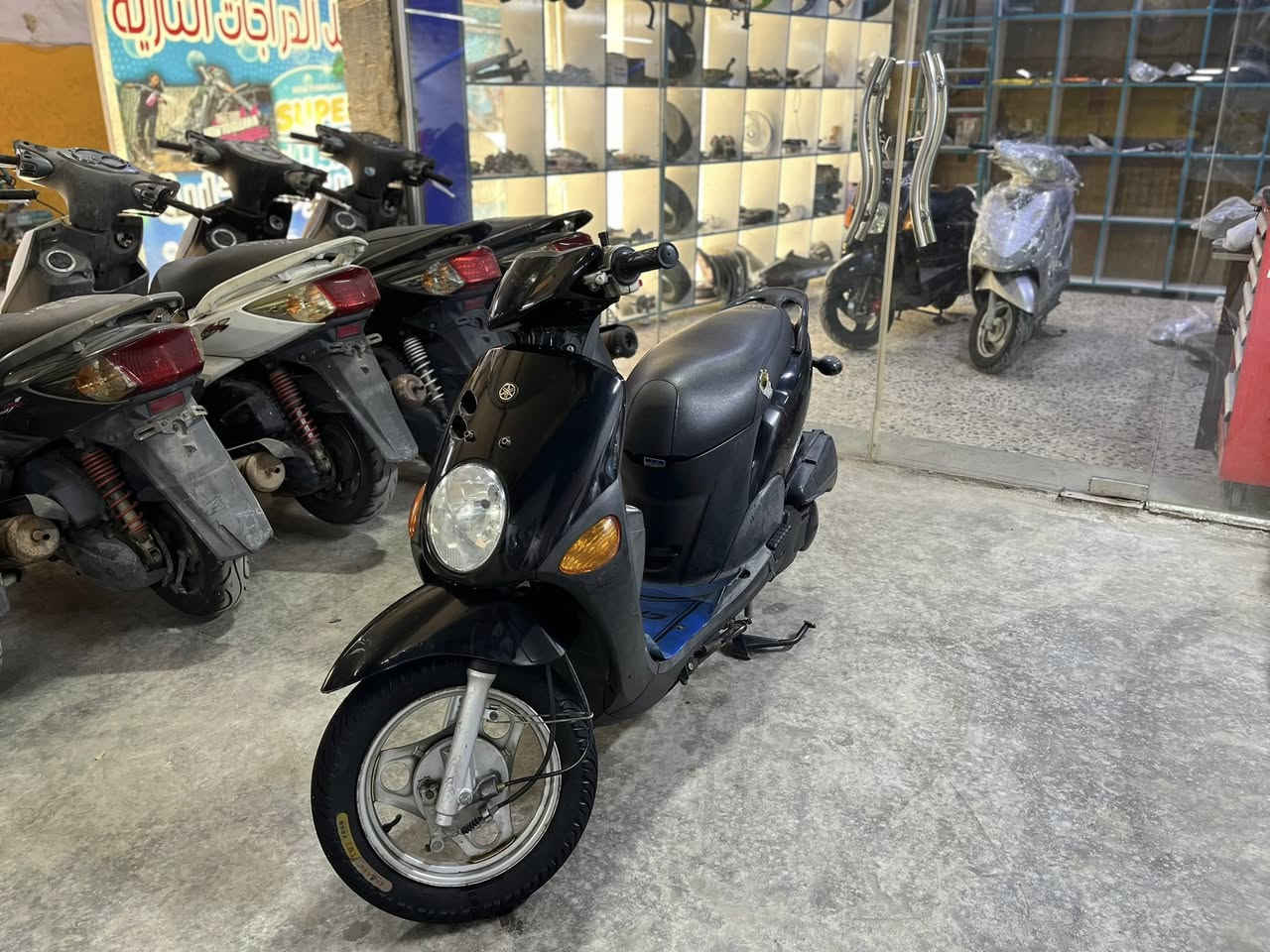 السلام عليكم دراجه فله للبيع الدراجه مفوله للاخير وكامله مكمله الدراجه برغي ممفتوح بيها صارلها عشرين يوم من نازله من الرمبه سعرها مليون و50 وبيها مجال بسيط للشراي الدراجه كفاله عامه للاستفسار راسلني او تتصل *********** مكان الدراجه حله مركز بابل
