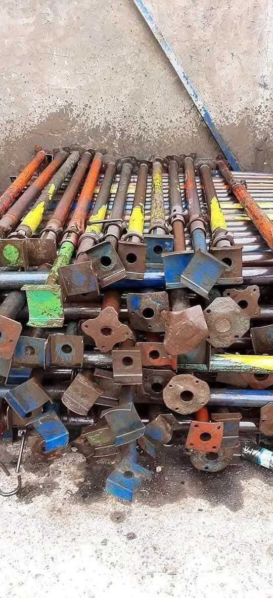 مكتب نجم عبد شطب لتأجير كافه معدات بناء جكات وسكلات كافه مقاولات العامه وفخات دنك مدور والمربع كافه قياسات والاحجام ‏.                         ‪0771 904 2549‬‏
