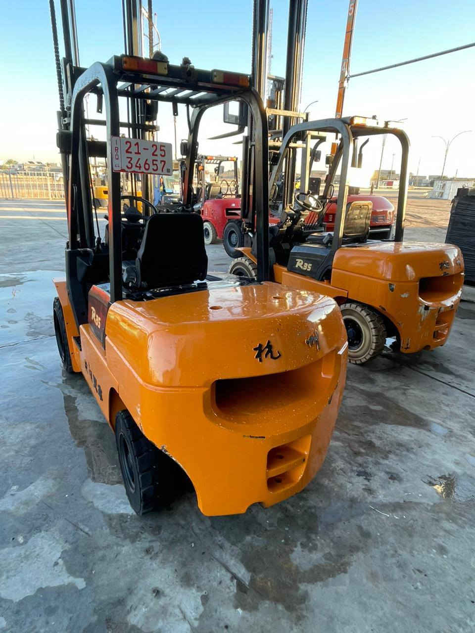 للبيع رافعه شوكية HC موديل  2021مكينه كير ازوزه ياباني اصلي5 3طن 3حركات منفيس دخول جديد 
 تاير ربل جديد 
العنوان ديالى بعقوبة قرب مديريه المرور 
موجود توصيل جميع المحافظات 
للاستفسار اكثر أتصل 
***********
***********
***********
