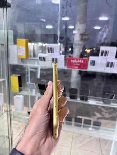 ئایفۆن ١١ دوو کامیرە
ڕەنگی زەرد ٦٤ گێگا سەداسەد خاوێن یە سیم کارت
زەمانی کۆمپیتەر و هەوا نرخی٢٧٠ هەزار گەیاندن هەیە
هەولێر - قەڵاتی نوێ ژمارە مۆبایل *********** أربيل
