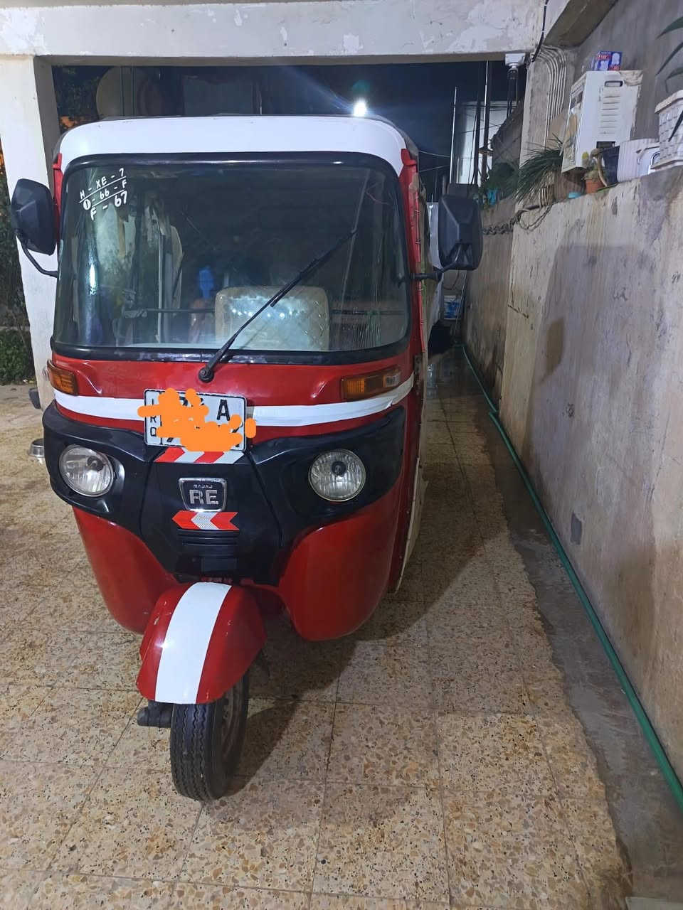 سلام عليكم تكتك للبيع موديل 21 تكتك نضيفه جدا وبحاله جيده مناقصهه اي شي كبل نزلهه للشارع سعرهه 7500وبيهه مجال بسيط حق الجيه رقم انكليزي سنويه انكليزي مكان التكتك ديالى خالص للاستفسار ***********
