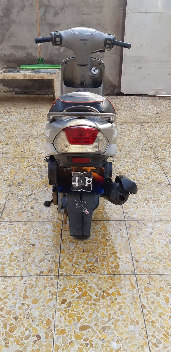 السلام عليكم ماكس منغولي للبيع دراجه بلاديه مال رمبه على ايدي منزلهة كهربائيات كلهة شغاله نكره سلف بيهة كلجات رياضي وبيهة صالنصه اف ام الباقي بلاد مملعوب بي السعر 700 وبيهة مجال اوراق موجوده مكاني الرستميه يم الكليه العسكريه متواجد واتساب ***********
