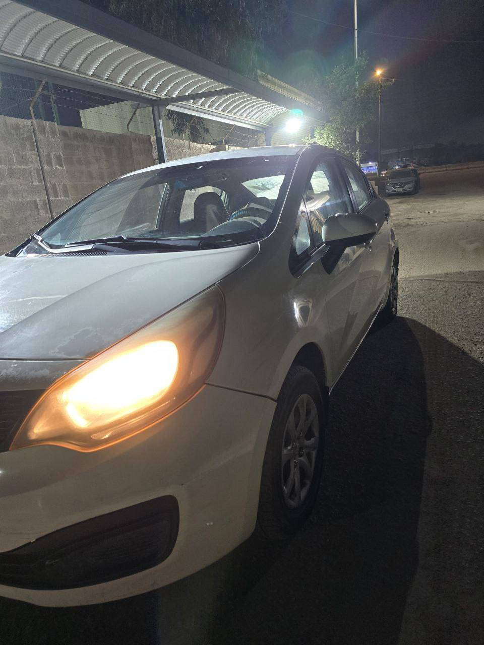 السلام عليكم من رخصت ابو الكروب..سيارة كية ريو موديل 2013 مكينة گير كفاله السيارة نضيفة الرقم نجف السيارة ب اسمي بيها صبغ باب الصدر بس وجوملغ بارد السعر 88 وبيها مجال
***********
