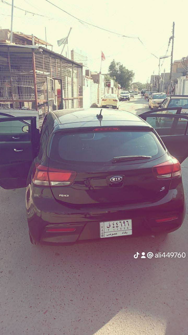 سلام عليكم
كيا ريو 2020 فئة ال S تجي نص فول تحكمات ستيرن جهتين شاشة وكامرة ونضام سبورت و أيكو مكينتهة 1.6 دوش بريك ABS المرغوب تجي 8 نوزل كيرها at مو CVT حادثهة جاملغ وبنيد و البنيد مبدل ومصبوغ و الجاملغ الكدام اليسرة مصبوغ فقط (يعني قطعتين) السيارة ماشية 35 ألف سعرها ب 100 وبيها مجااال ‏‪***********‬‏
