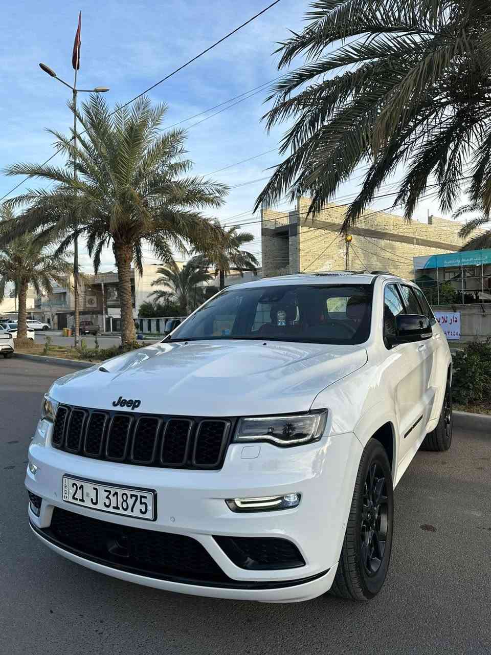 اخوان السلام عليكم. 
عندي جيب S. موديل 2021. مكفوله كفاله عامة 
السياره بأسمي 
ماشيه 40 الف ميل. 
معروفه مواصفات الSفول واحد على واحد 
ام الرادار الامامي. 
ولداخل الاحمر. 
السياره جاهزه للاخير. 
عارضها ب٣٥٥ وبيها مجال شي بسيط. 
مكان السياره بغداد معارض البياع. 
***********
