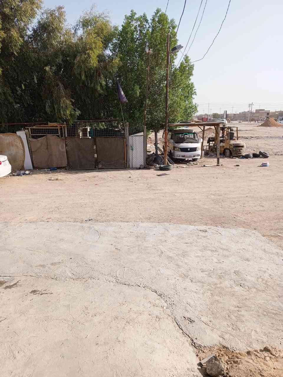 السلام عليكم بيت حي النداء ١٠٠ طابقين طابق الاول درجه أولى  طابق الثاني عكاده العنوان شريط موظفين ع شارع بيتي قرب مجمع الاميرات ع ساحه السعر ١٠٥ 
رقم ***********
