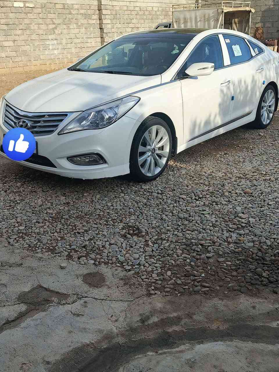 سلام عليكم ورحمة الله وبركاته اخوان
للبيع او مراوس حسب قناعه 
سيارة خليجي 
هونداي ازيرة للبيع موديل 2014
رقم اربيل دولي 
سنويا جديد رقم جديد 2029

فول مواصفات 
محرك 6 سلندر 
كير 6نمر 
كشنات كهربائي 
كشنات جلد 
تشغيل بصمه 
بصمه ابواب 
إشارة بل مريه 
مرايات شفط 
حساسات خفلي 
بانوراما 
يدات نيكل بلادي 
محرك 3000
شاشه كبير بلادي 
شاشه كبير بلادي نفر 
بردات خلفي
بردات عكس سايق 
دبل كزوز أستيل 
تحكم استيرن كروس 
 اومثبت سرعه 
دوسات ليزريه 
داخل لونين 
لايت ثلجي أصلي 
بصمتين معها بلادي 
دبل كاميرا خلفية 
طخم تاير جديد 
بعد بيها اهوايه مواصفات 
مكان موصل ناحية برطله 
استفسار ***********بي واتساب 
عنوان سيارة معارض البرطله
