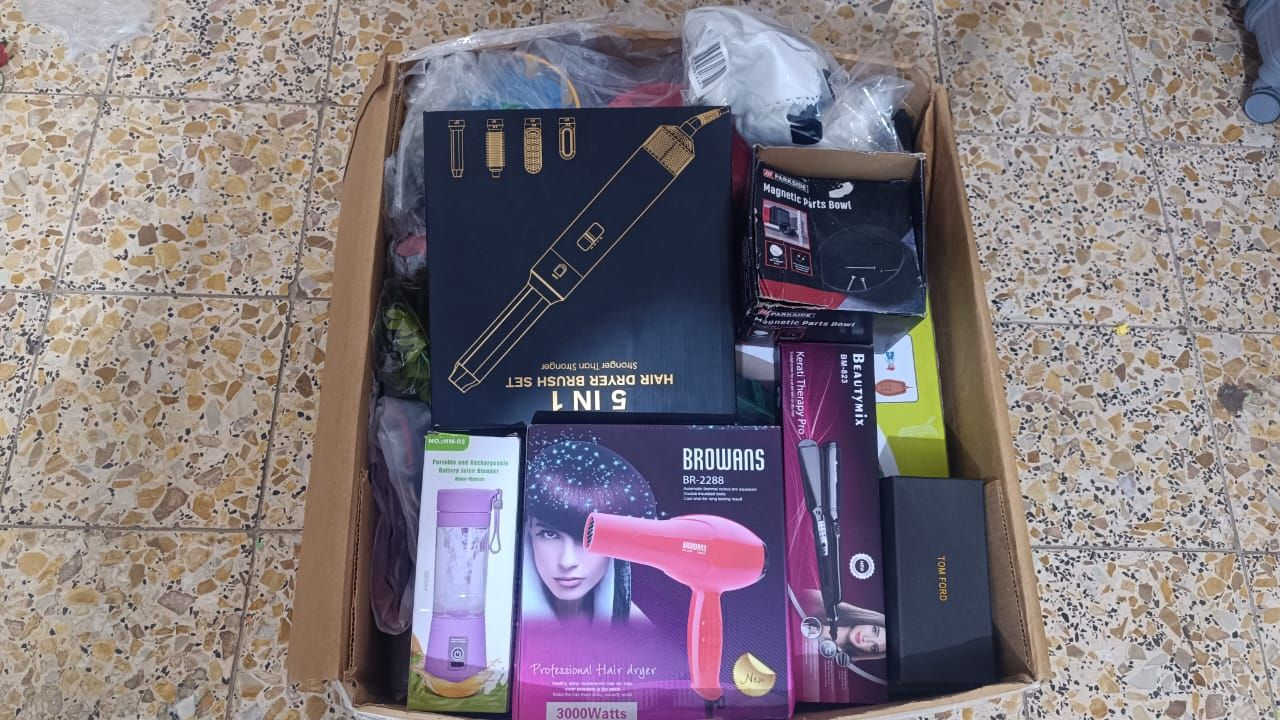 متوفر اخر كرتون امزون dhl
 وزن  من ١٣ ل ١٥ كيلو اجهزة ومكس واجهزة منزلي 
والكتروني شرط اذا جهاز واحد مايشتغل يرجع الطلب 
سعر ٨٠ شامل التوصيل  عندي تصفيه شاهد الله  لان اخر كرتون بقه  ب ٨٠.ابيع على  ١٦٠


**إذا كنت صاحب هذا الإعلان وتريد حذفه لأي سبب، رجاءا أرسل رسالة إلى الدعم الفني**