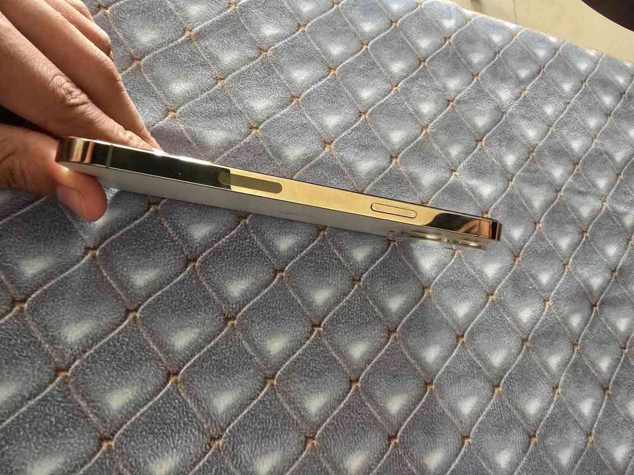 السلام عليكم ايفون13برو ماكس ذاكرة 512 بطارية 86 جهاز نضيف ما مفتوح شرط الفحص سعر ب800 بي مجال حك الجية ***********وتساب

