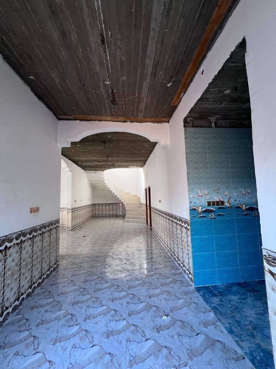 هذا البيت يمتاز بمساحة 600م

مساحة البناء :: 300م

وقف سني مسجل اصولي #سنوياً 100الف

إبي الخصيب - باب طويل - شارع سيد عوده

#السعر :: 80مليون قابل للتفاوض.

واجهة البيت شارع تبليط 10م والخلف نهر واسع ونضيف

#يحتوي :: كراج واسع مع حديقة مع منور محيط البيت 

مدخل كلدور ومدخل مطبخ إضافة إلى صالة واسعة جداً

موزع الغرف معزول عن الصالة / مع غرفتين منام .

صحيات داخلية وخارجية / اساس وسقف كونكريت .

#للأستفسار :: ***********
