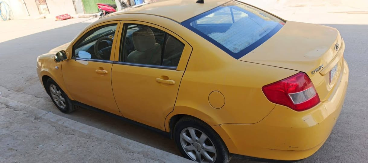 السلام عليكم.أخوان عندي  سيارة  شيريE5.. موديل 2014گير ومحرك بلادي حجم المحرك 1800كامل المواصفات...بيها ضربة خفيفه  ب باب السائق وبيها خياسات بالأبواب الخلفية تم تصليحها تبريد تدفئة شغاله الجامه الأماميّة بيها كسر. دوشمة بلادي وتم دوشمتها جديد أرضية جلد كهربائيّات شغالة... هيئة وغرامات مصفرة سيارة ماشية 88 ألف وقابله للزيادة السعر47  ورقة وبيها مجال  للتواصل عبر الواتساب 
***********
