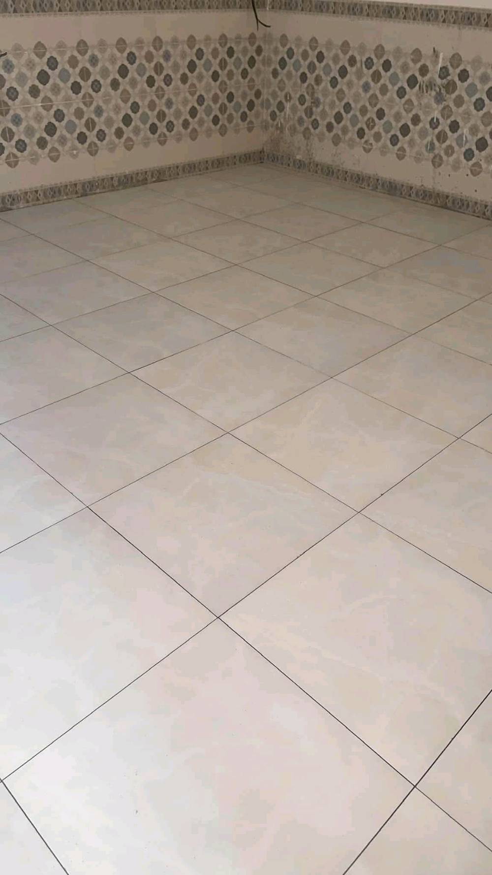 خلفه سيراميك شغل درجه اولى يتواصل خاص في الكوت متفرغ حاليا  مراسله  وتساب ***********