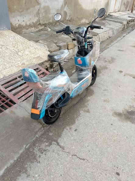 ماطور للبيع حجم 14 بطاريات 4دبل شغال لايت اشاير  السعر 250بي مجال للطيبين هاذ رقمي بي واتساب ***********   مكاني الموصل الجانب اليمن اليرموك
