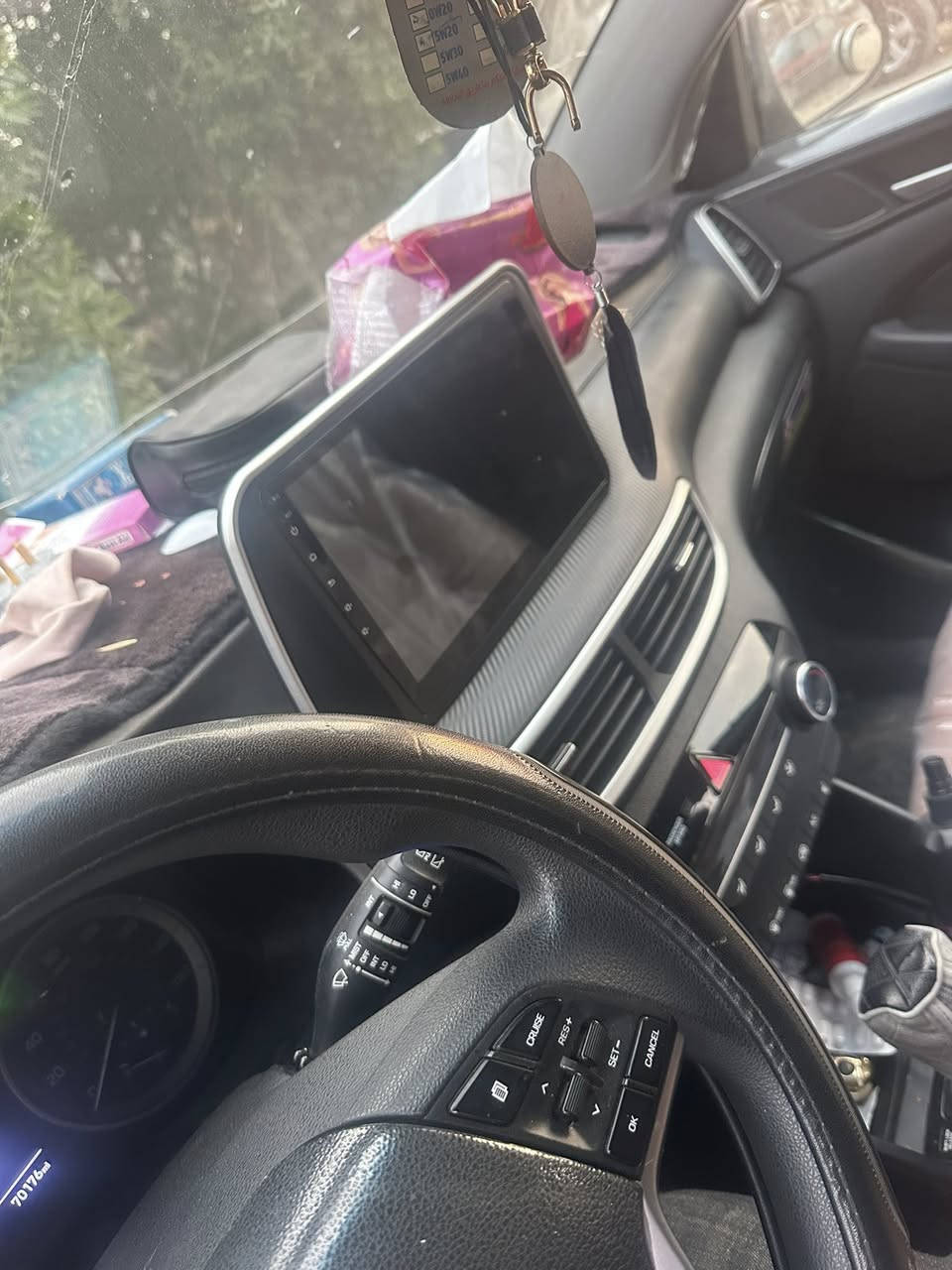 للبيع فقط توسان موديل 20. امريكي محرك 2000 دوش حادث فقط بنيد فول موصفات عدا فتحه مكان ديالى.  جاهزه سعر جدا مناسب 170 ورقه. اسف بيع فقط. ماشيه 70 الف كيلو حقيقي ستخدام شخصي مال بيت ***********.
