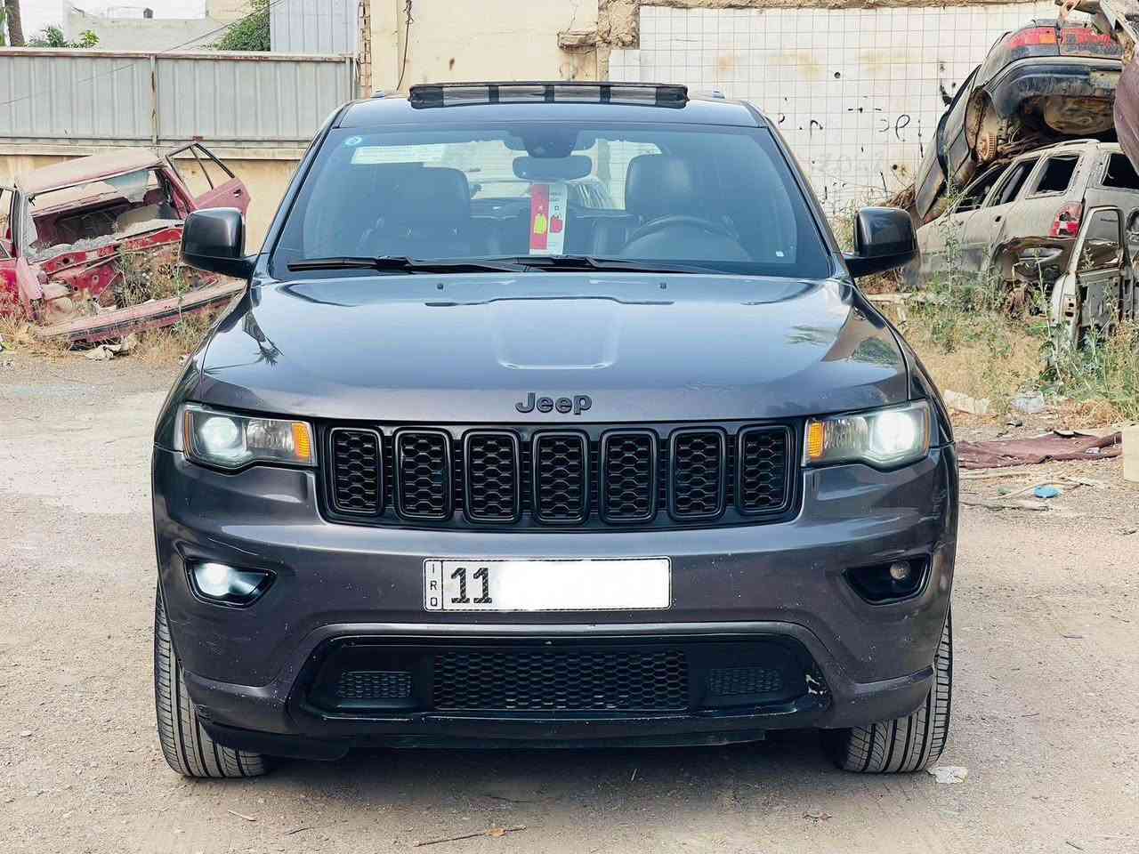 للبيع جيب كراند شيروكي 2018
فول مواصفات 
سلايد 
داخل جلد
السيارة تو ويل
لايت زنون 
ماوس
السيارة بلاك توب كامل
حادثهة موضح بالصور و بيهة سونار هم 
رقم بغداد باسمي 
السعر200 و بيهة مجال بسيط
للاستفسار
*********** بغداد, العراق
