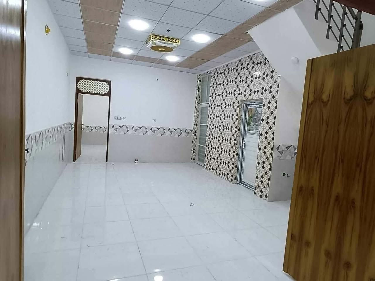 بيت للبيع 120 متر طابو صرف ( الوجه 6 والنزال 20)

حي ميسان قطاع 24 .. عرض الشارع 12 تبليط

بناء جديد 2026 درجة اولى … صب كونكريت مسلح

يحتوي على طابق ونص

الاول / غرفة وصالة واستقبال ومطبخ ومكشوفة
       وصحيات داخلية وخارجية طارمة

الثاني / غرفة وصالة وصحيات

السعر 150 مع المجال

للاستفسار *********** مكتب القلعة بحي ميسان
