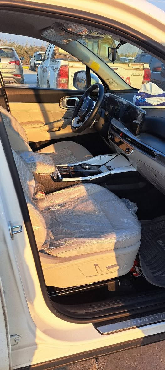 للبيع سورنتو 2025 ماشيه 13000 كلم سياره خليجي ماخذه زيرو قبل ٤ اشهر مواصفات نص فوول ***********
السعر 350 ورقه وبيه مجال للتفاوض
