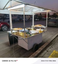 للبيع عربانه نضيفه وكامله اناره شمعات لد ونشره وقمريه وبيها فتحتين لير...