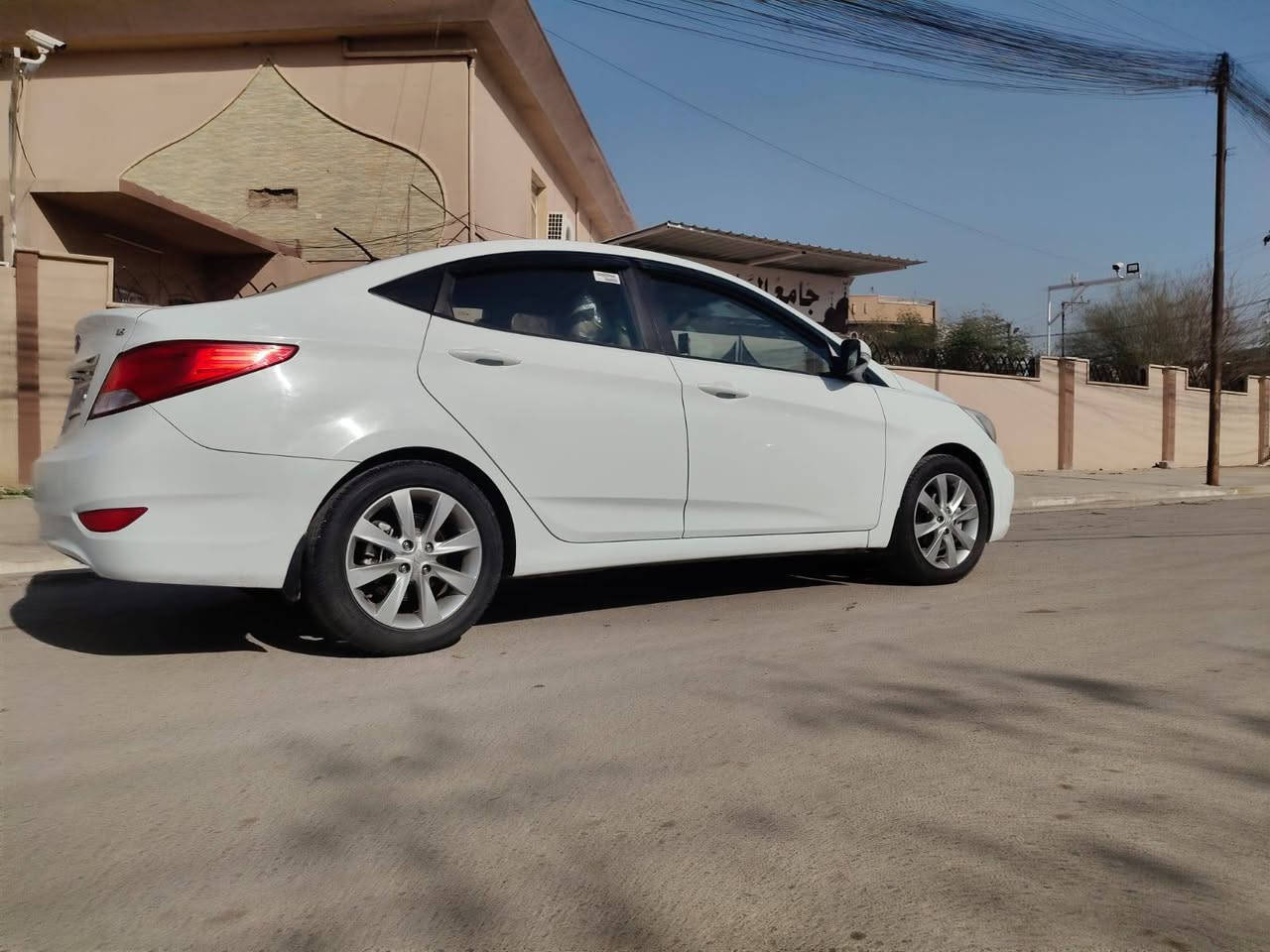 السلام وعليكم
اكسنت 
موديل ١٦ خليجي
كير AT
محرك ١٦ دوش 
تحكمات استيرن 
اربعه ويل كب 
اربع دسك 
السياره رقم اربيل بسمي 
السعر ١١٨ وبيها مجال 
رقم الهاتف***********
