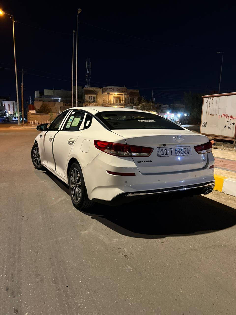 السلام عليكم
اوبتيماه ٢٠ خليجي مكينه ٢٠٠٠

السياره جاهزه من كلشي كير مكينه

حداديه تبريد السياره بسمي

بيه تبديل جاملغ امامي اصلي شرط

وصبغ قليل كلش بل جاملغ الوره فقط

والباقي كفاله السعر ١٧٥ وبيه مجال الشراي

والاستفسار على الرقم *********** 

المكان ناصريه مركز
