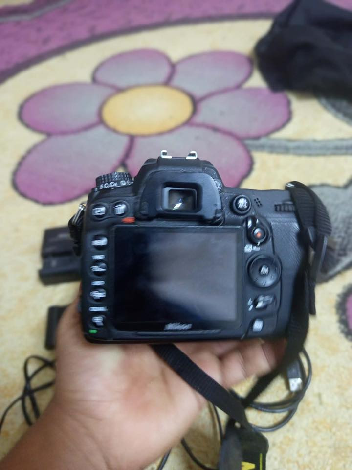 كامره نيكون D7000 معه عدسه 18/55 DX منول كهرباء معه شاحنات عدد 2 و بطاريات عدد 2 معه السعر 450 الف
لتواصل ***********
