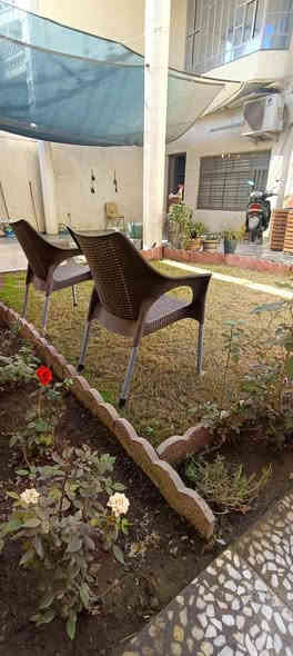 بيت 300 متر ... يباع كامل او قطع 125 او 175 حسب الرغبة ... واجهة 12 نزال 25 .. في منطقة جكوك على شارع 20 متر جهة الكاظمية ... يحتوي على 4 غرف نوم... صالة كبيرة ... هول... مطبخ وهول داخلي... مناور اثنين وحديقة وكراج ومخزن في السطح... بيت جديد جدا وكامل الخدمات

سعر المتر 3 مليون وقابل للتفاوض

***********
