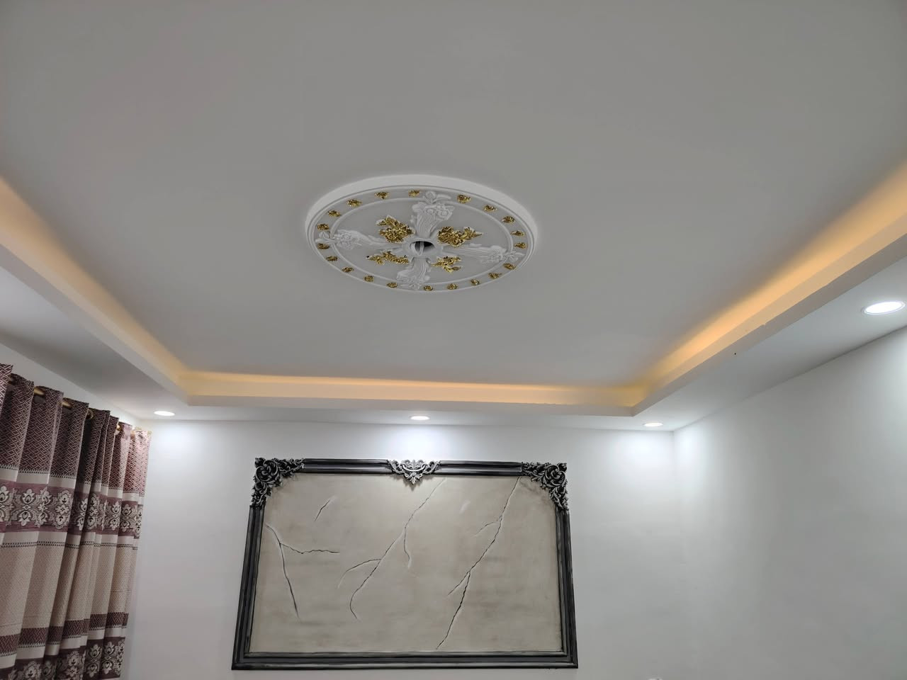 السلام عليكم ورحمة الله وبركاته
ليكتمل جمال بيتك 🏠🏚
نقدم لكم احدث الديكورات جبس بورد وارقى التصاميم وإبداعات في عالم الديكور دقه فالعمل وسرعه بالأنجاز و بأسعار تنافسيه 🔥
👈شيبورد
👈بديل الحجر
👈 بديل الخشب
‏👈بديل الرخام 
👈 ديكورات جبس أمبورد و بوكسات أناره مخفية 
‏👈 أسقف فلات جبس أمبورد
‏👈 فواصل جدران و أرفف وقواطع 
‏👈 ديكورات شاشات

نقوم بجميع الديكورات للمنازل و الشقق والمحلات التجااريه 
للأستفسارتواصل على الأرقام التاليه:👇
***********
***********
