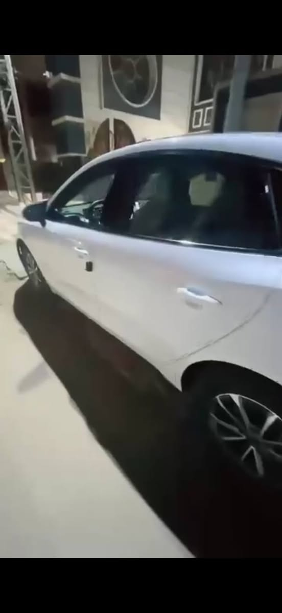 بي وايدي دسترويل للبيع ماشيه 17 ألف فقط 4 أصابع بل جاملغ الأمامي بيع ب قسط قسط أو نقد 
للإستفسار مراسله واتساب


**إذا كنت صاحب هذا الإعلان وتريد حذفه لأي سبب، رجاءا أرسل رسالة إلى الدعم الفني**