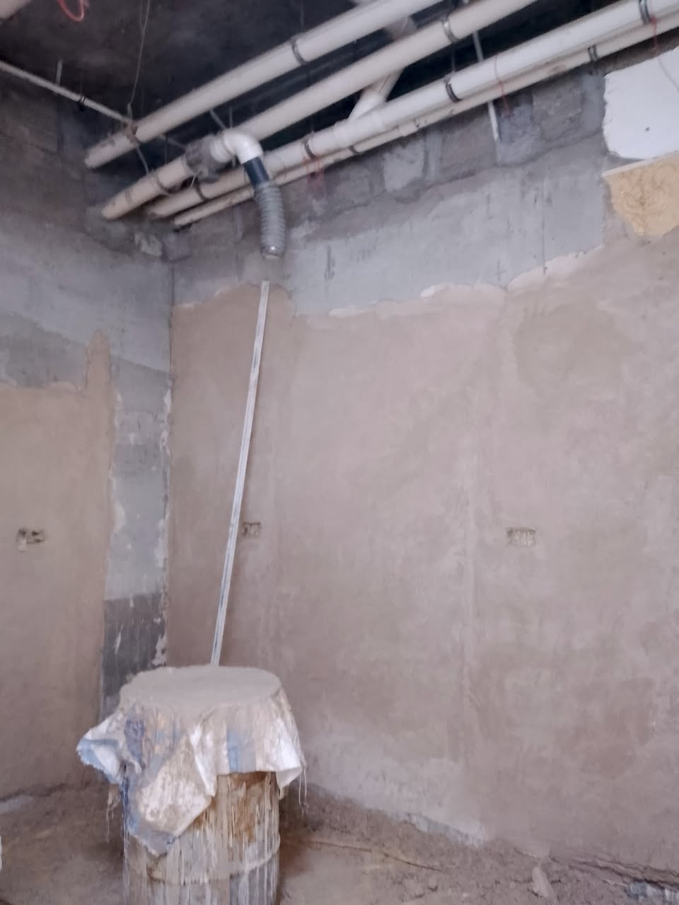 عمل. جص جداران حسب رغبه ابو بيت 
لبخ ابيض جص. سعر متر. بياض 2ونص 
عمل داخل بصره 
***********
