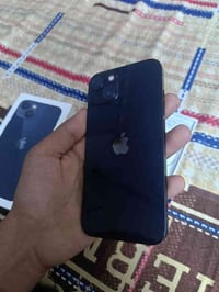 آيفون 13 عادي للبيع  الجهاز كامل الملحقات ذاكره 128 بطاريه 87 الجهاز م...