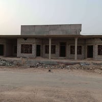 ضباط برخته • مشتملات • ٣٠٠م