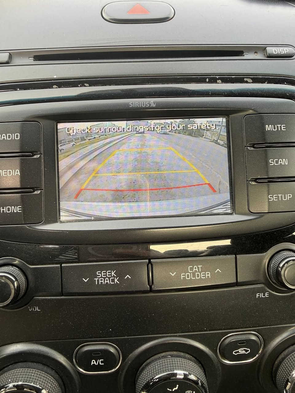 السلام عليكم كيا فورتي وارد ٢٠١٧لون سلفر نظيفه جدااا وناعمه وكامله بدون اي نقص السعر
ب١٢٢ الف دولار الاتصال *********** ابو مصطفى بغداد جانب الكرخ@صور الحادث بالمنشور مع السونار محرك ٢٠٠٠ دوش
