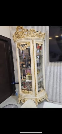للبيع فاترينا زان مصري ثقيلة لون بيجي نصف دائرة مكاني الأمين  السعر ٣٠...