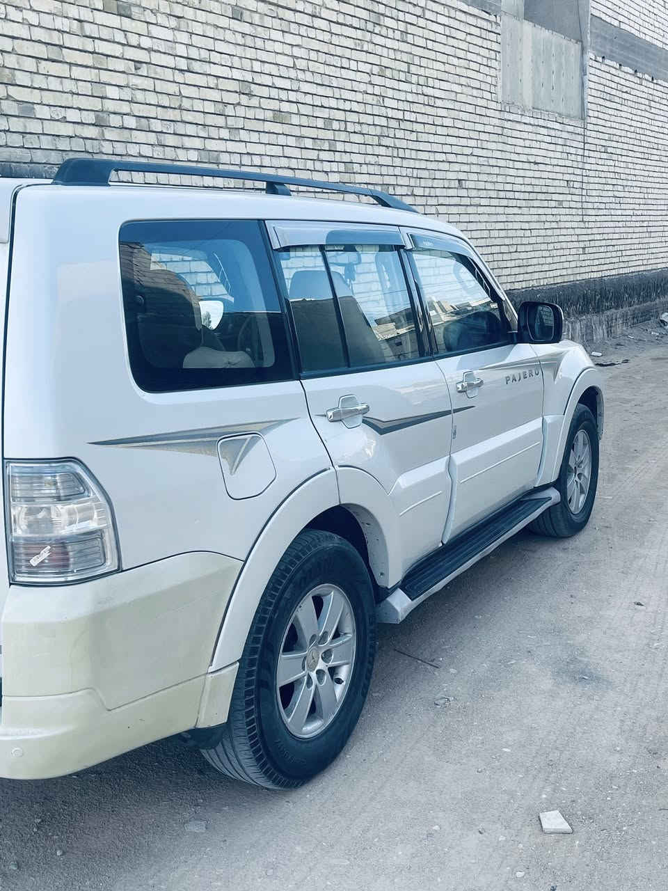 السلام عليكم سياره باجيرو خبتور 2008 السياره مكفوله كفاله عامه من صبغ ومن البارد ومن التعديل السياره نضيفه وحلوه السياره باسمي يعني مداور ثاني يوم كربلاء حي القدس قرب محطه الكفيل 
للتواصل***********
